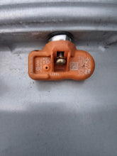 Load image into Gallery viewer, 4x Alufelge 17 Zoll 8.0" 5x120 30ET Glanz Silber 6780720 BMW F11 F10 Rim Wheel FEL2364223136lz