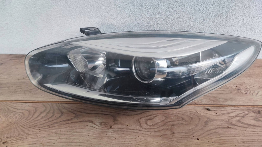 Frontscheinwerfer Renault Megane III 260605817R 030128820100 Vorderseite SCH7440180195hf