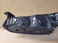 Laden Sie das Bild in den Galerie-Viewer, Frontscheinwerfer Ford Focus JX7B13W029AE Rechts Scheinwerfer Headlight