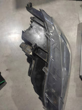 Load image into Gallery viewer, Frontscheinwerfer BMW X5 E70 0426079573 Vorderseite Scheinwerfer Headlight SCH7818017483xv