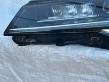 Laden Sie das Bild in den Galerie-Viewer, Frontscheinwerfer Skoda Superb III 3V1941015D--999C72-4B76B8 Links Headlight SCH1628737606pj