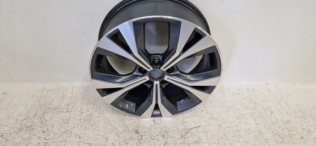 1x Alufelge 18 Zoll 7.0" 5x112 45ET Glanz Silber 575601025E Mg Ateca Rim Wheel