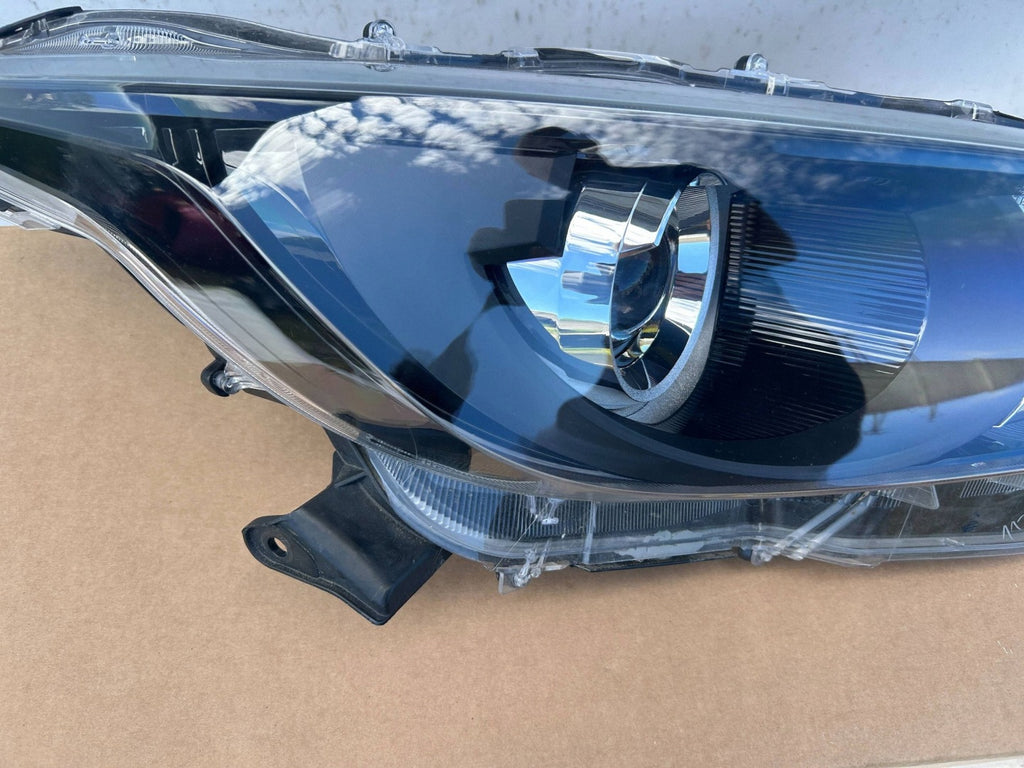 Frontscheinwerfer Toyota Yaris 81130K0060 Rechts Scheinwerfer Headlight SCH5231370193ii
