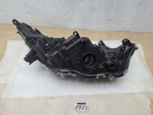 Laden Sie das Bild in den Galerie-Viewer, Frontscheinwerfer Toyota Rav V 4 2311140261 Full LED Links Headlight SCH7441837583pw