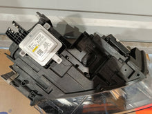 Load image into Gallery viewer, Frontscheinwerfer Audi Q3 8U0941043 Xenon Links Scheinwerfer Headlight SCH8773903301zc
