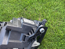 Load image into Gallery viewer, Frontscheinwerfer VW Golf VII Sportsvan 517941033B Xenon Links Headlight SCH3060361159zh