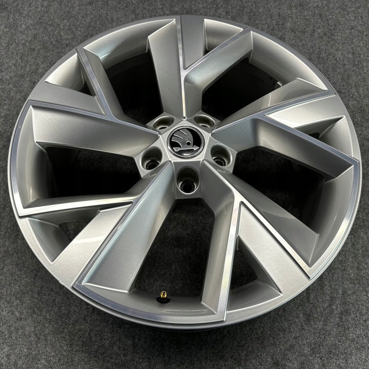 1x Alufelge 19 Zoll 7.0" 5x112 43ET Glanz Silber 565601025 Skoda Kodiaq FEL4126166609rs