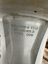 Load image into Gallery viewer, 1x Alufelge 19 Zoll 8.0" 5x112 45ET Glanz Silber 89A601025B Audi E-Tron FEL8169289485pr
