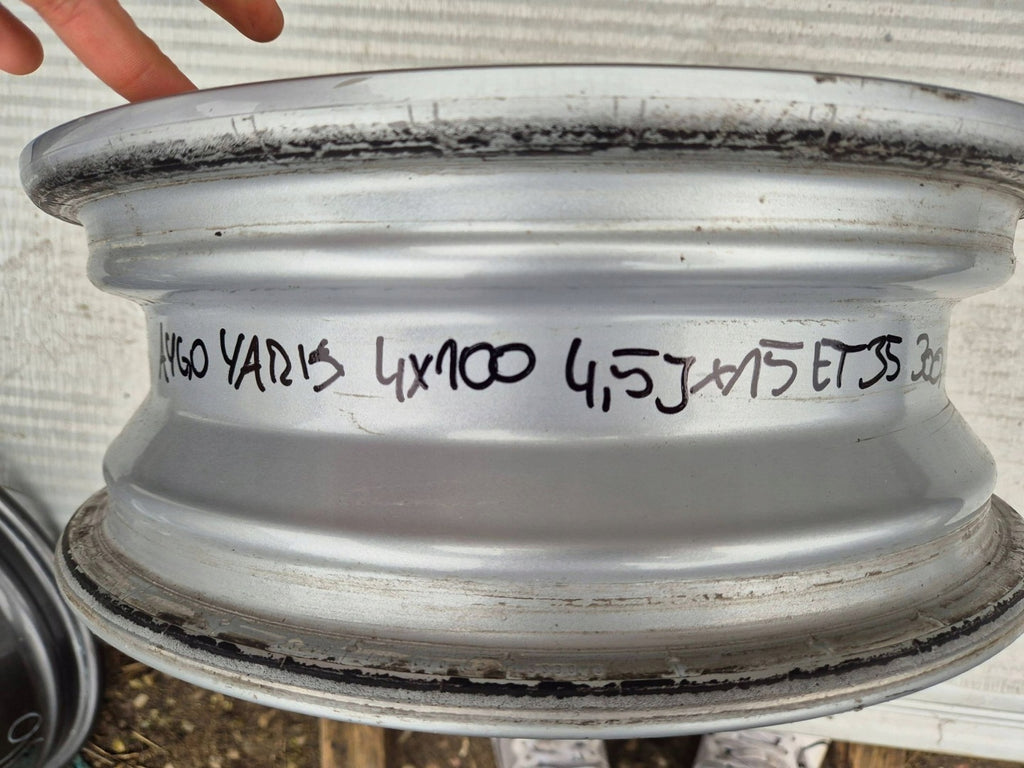 1x Alufelge 15 Zoll 426110H040 Toyota Aygo Rim Wheel FEL5004863299wo