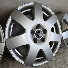 Laden Sie das Bild in den Galerie-Viewer, 4x Alufelge 17 Zoll 7.0" 5x112 45ET 3B0071492 Audi A4 B6 B7 Passat Beetle Sharan FEL1142361066om