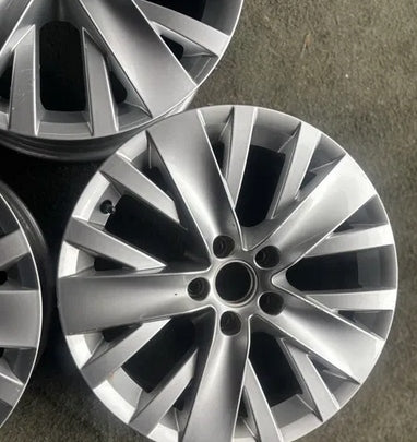 1x Alufelge 17 Zoll 7.0" 5x112 43ET 5N0601025AC VW Tiguan Rim Wheel FEL1267109958kn
