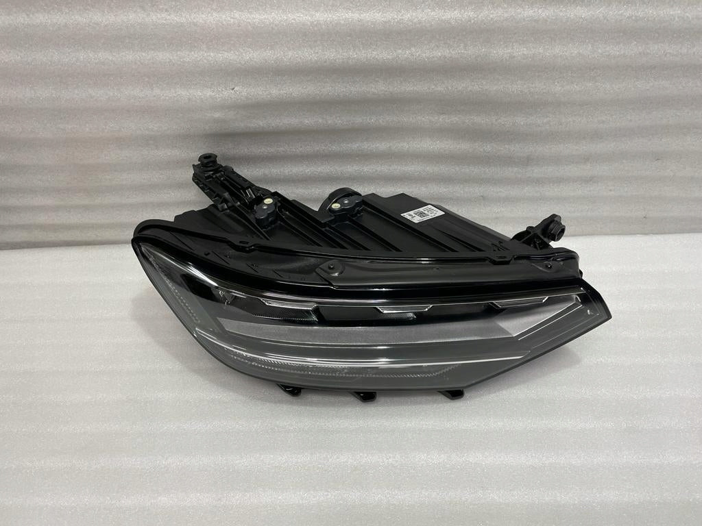 Frontscheinwerfer VW Passat B8 3G1941035P full LED Ein Stück (Rechts oder Links)