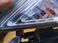 Laden Sie das Bild in den Galerie-Viewer, Frontscheinwerfer Honda Fr-V Ein Stück (Rechts oder Links) Headlight