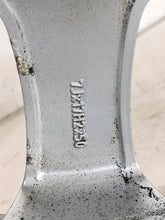 Laden Sie das Bild in den Galerie-Viewer, 1x Alufelge 17 Zoll 7.0&quot; 5x108 30760638 Volvo Rim Wheel