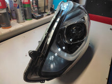 Laden Sie das Bild in den Galerie-Viewer, Frontscheinwerfer Honda Jazz V Links Scheinwerfer Headlight