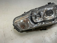Load image into Gallery viewer, Frontscheinwerfer Mitsubishi Outlander I Xenon Ein Stück (Rechts oder Links)