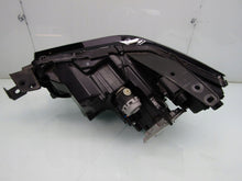 Load image into Gallery viewer, Frontscheinwerfer Mazda Cx-30 7L2392000229 Rechts Scheinwerfer Headlight SCH8914133325bl