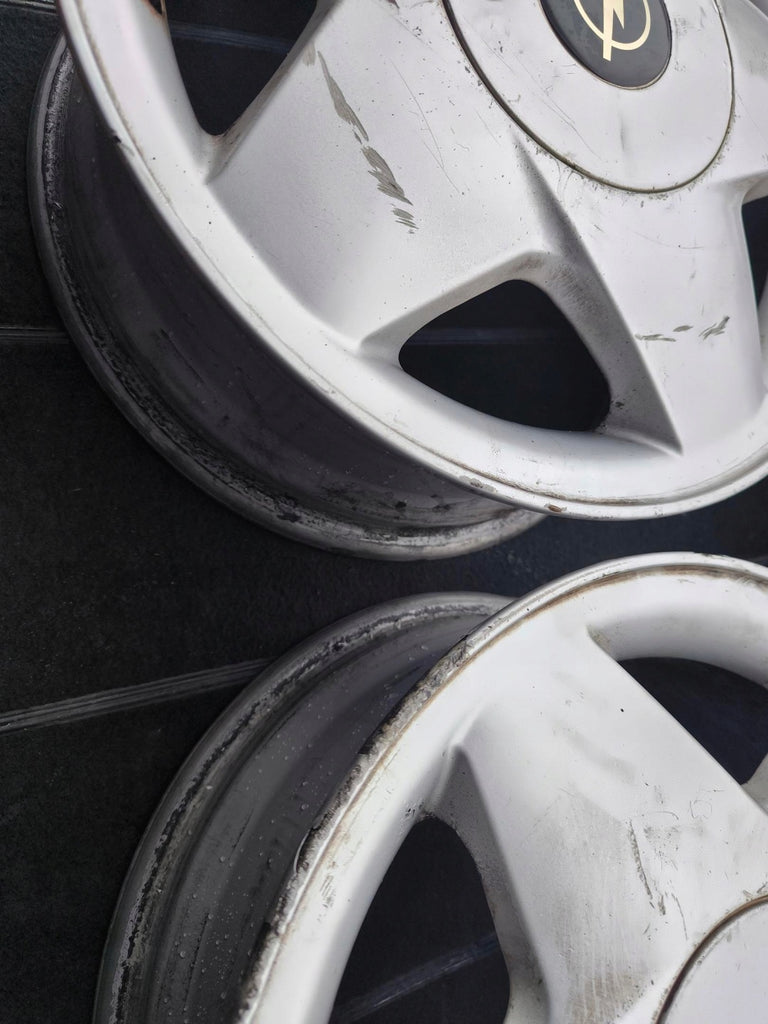 4x Alufelge 15 Zoll 6.0" 4x100 49ET Silber Opel Kadett Vectra Meriva Rim Wheel FEL7786813477mm