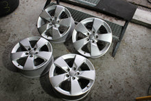 Laden Sie das Bild in den Galerie-Viewer, 4x Alufelge 17 Zoll 7.0" 5x112 47ET Glanz Silber 8S0601025J- Audi Tt Rim Wheel FEL4113746042aq