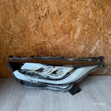Load image into Gallery viewer, Frontscheinwerfer Toyota Yaris Ein Satz Scheinwerfer Headlight SCH4986072141jd