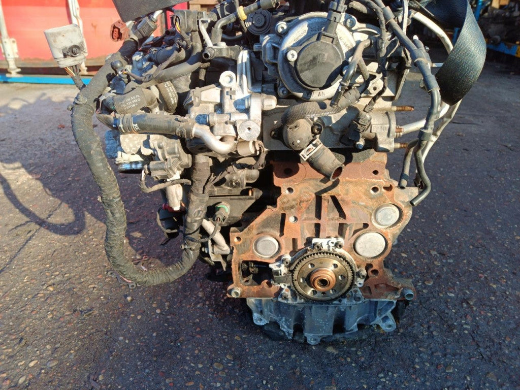 Motor VW Passat B8 CRLB 2.0 TDI 150PS 110kW 2015 Diesel Engine Komplett