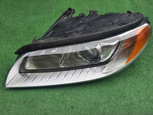 Load image into Gallery viewer, Frontscheinwerfer Volvo V70 S80 31383540 Links Scheinwerfer Headlight SCH4532511517un