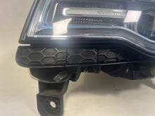 Laden Sie das Bild in den Galerie-Viewer, Frontscheinwerfer Jeep Wk2 68144709AG Links Scheinwerfer Headlight SCH2582534040fa