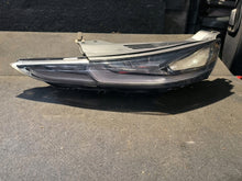 Load image into Gallery viewer, Frontscheinwerfer Hyundai Santa I Fe IV 92207-S1000 LED Rechts oder Links SCH1059548065fb