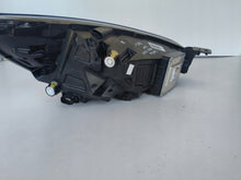 Laden Sie das Bild in den Galerie-Viewer, Frontscheinwerfer Ford Focus MX7B-13E015-EB Full LED Links Headlight SCH4826930026qo