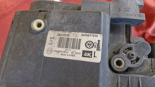 Load image into Gallery viewer, Frontscheinwerfer VW Passat 3C0941751K Xenon Links Scheinwerfer Headlight SCH3586953651ws