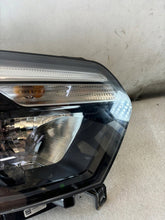 Load image into Gallery viewer, Frontscheinwerfer Renault Master 260105567R Rechts Scheinwerfer Headlight