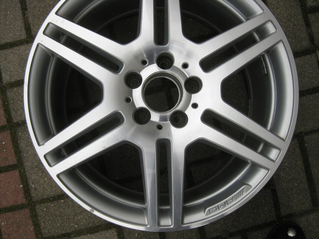 1x Alufelge 18 Zoll 9.0" 5x112 54ET Glanz Silber A2124012402 Mercedes-Benz Amg