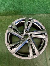Load image into Gallery viewer, 1x Alufelge 17 Zoll 5x112 2GA601025AM VW T-Roc Rim Wheel FEL2682659963ez
