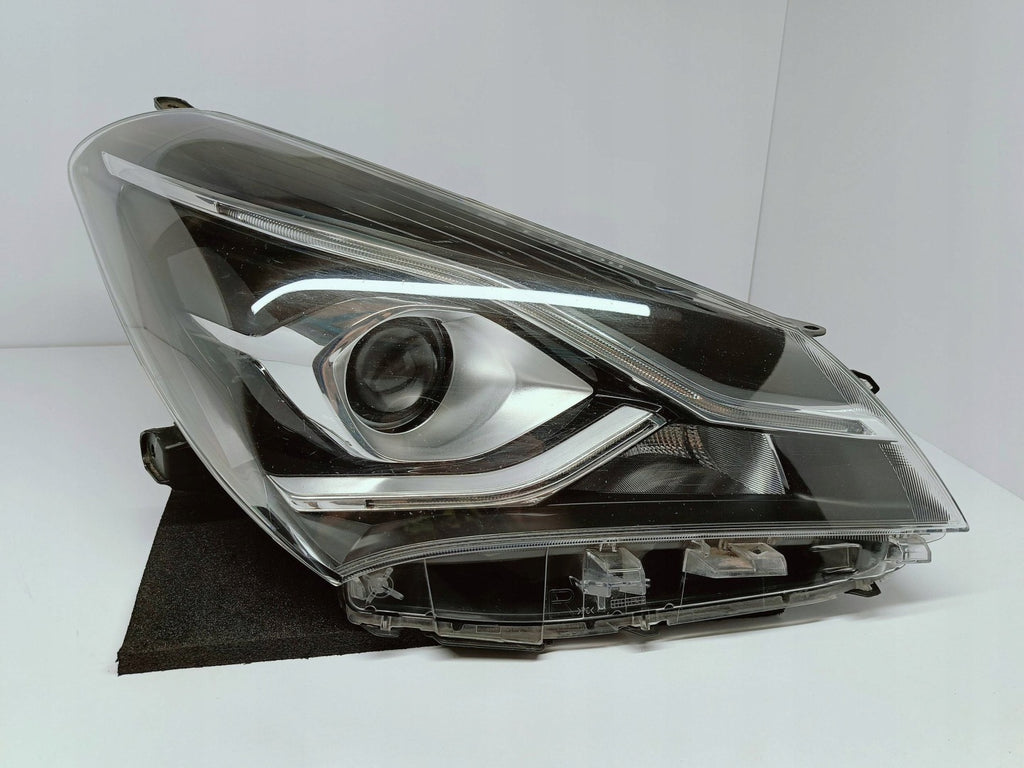 Frontscheinwerfer Toyota Yaris Rechts Scheinwerfer Headlight SCH9927163302om