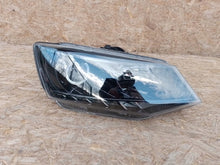 Laden Sie das Bild in den Galerie-Viewer, Frontscheinwerfer Skoda Fabia III 6V1941016B Rechts Scheinwerfer Headlight SCH3840848008dz
