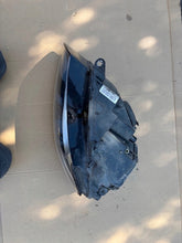 Laden Sie das Bild in den Galerie-Viewer, Frontscheinwerfer Audi A5 8T0941029AK Xenon Links Scheinwerfer Headlight