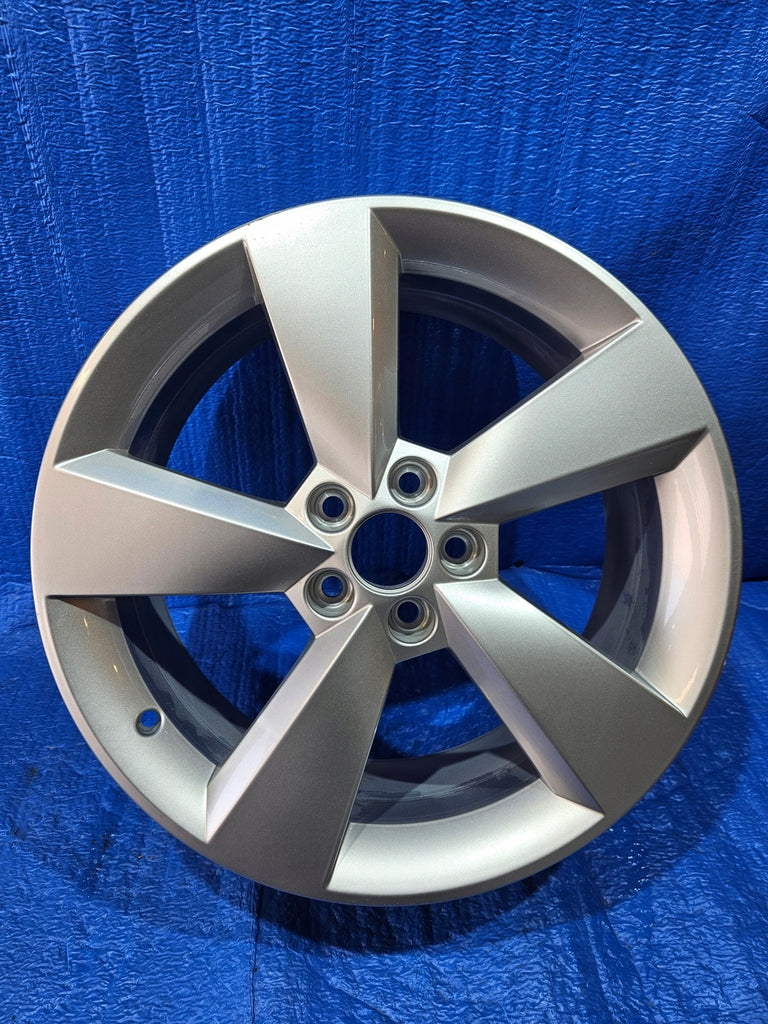 1x Alufelge 17 Zoll 7.0" 5x112 5JA601025H Skoda Roomster Rim Wheel