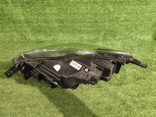 Laden Sie das Bild in den Galerie-Viewer, Frontscheinwerfer Ford Kuga L541844 Rechts Scheinwerfer Headlight SCH7309337345at