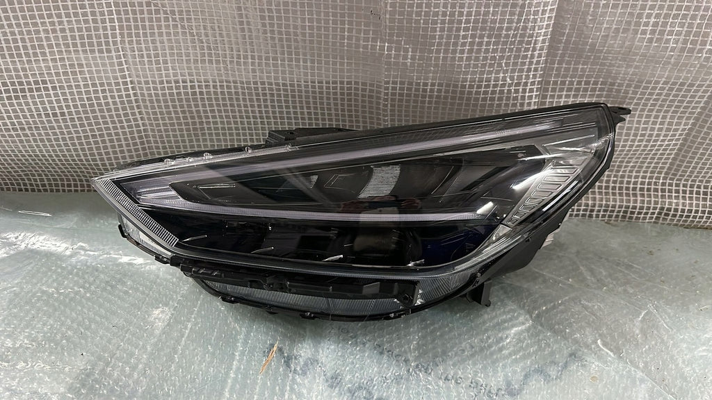 Frontscheinwerfer Hyundai I30 G4921-13010 Links Scheinwerfer Headlight