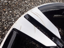 Laden Sie das Bild in den Galerie-Viewer, 1x Alufelge 18 Zoll 7.5&quot; 5x112 52ET A2464010402 Mercedes-Benz W246 Rim Wheel