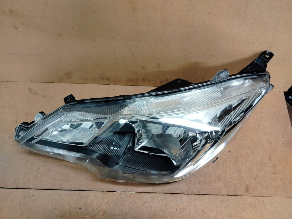 Frontscheinwerfer Mitsubishi Space Star 8301D445 Links Scheinwerfer Headlight