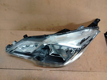 Laden Sie das Bild in den Galerie-Viewer, Frontscheinwerfer Mitsubishi Space Star 8301D445 Links Scheinwerfer Headlight