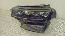 Laden Sie das Bild in den Galerie-Viewer, Frontscheinwerfer Skoda Karoq 57B941009 LED Links Scheinwerfer Headlight SCH1483257701py