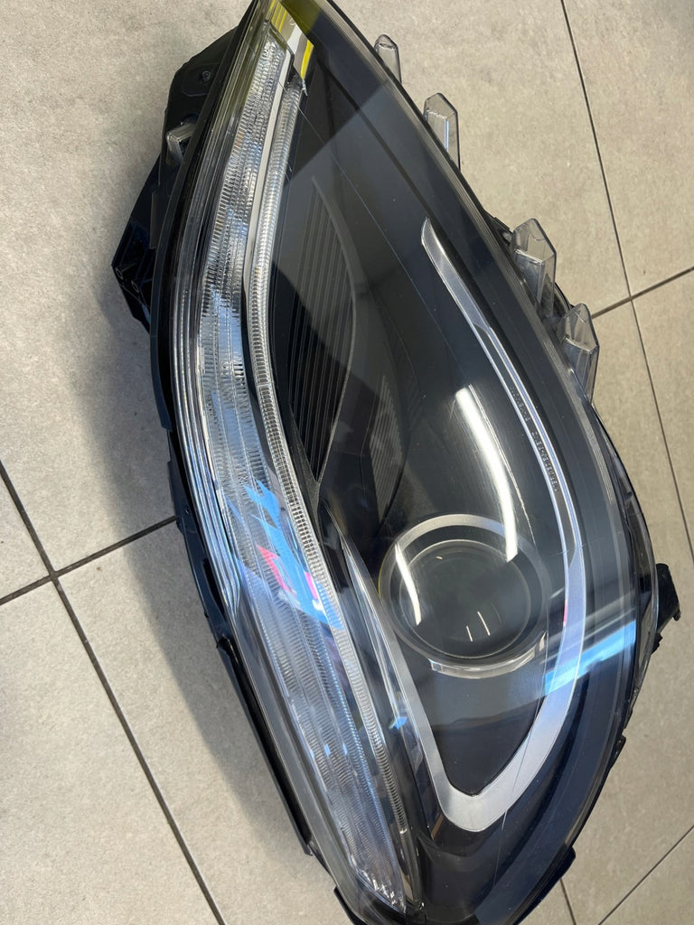 Frontscheinwerfer Mercedes-Benz W246 A2468207261 Xenon Rechts Headlight SCH6462358971qk
