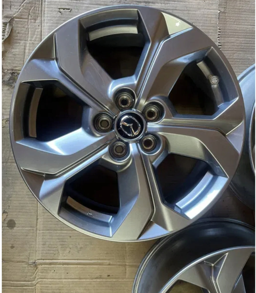 1x Alufelge 18 Zoll 7.0" 5x114.3 45ET Glanz Graphit 9965777080 Mazda Mx30 Cx30 FEL3208888849sc