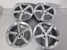 Laden Sie das Bild in den Galerie-Viewer, 4x Alufelge 17 Zoll 6.5" 5x112 44ET Glanz Silber A1774011200 Mercedes-Benz Cla FEL1381032727wo
