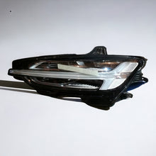 Laden Sie das Bild in den Galerie-Viewer, Frontscheinwerfer Volvo 32228809 LED Links Scheinwerfer Headlight