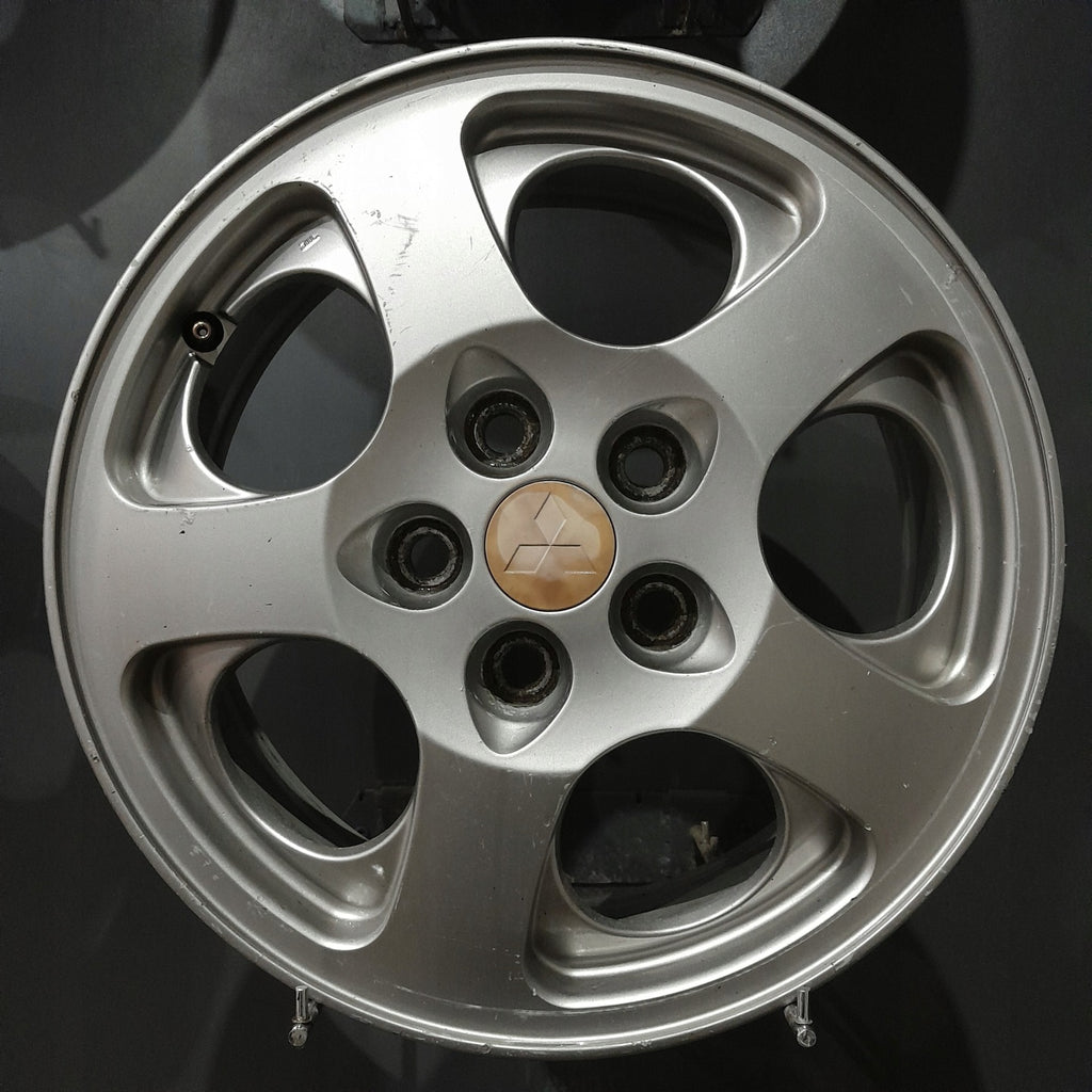 4x Alufelge 16 Zoll 6.0" 5x114.3 46ET Mitsubishi Pajero I Rim Wheel FEL7061432190lb