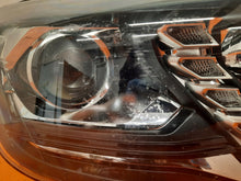 Laden Sie das Bild in den Galerie-Viewer, Frontscheinwerfer Peugeot Rifter 90146218 Rechts Scheinwerfer Headlight SCH9845840425tv