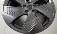 Load image into Gallery viewer, 1x Alufelge 18 Zoll 7.5&quot; 5x112 50ET 10E601025N Cupra Born Rim Wheel